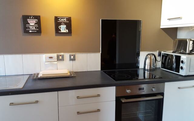 Dragon - Dumbarton Apartment 2 Bedroom Home