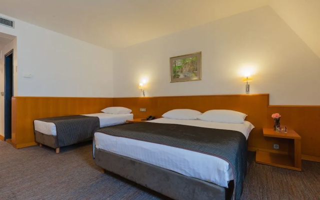 Grabovac Hotel