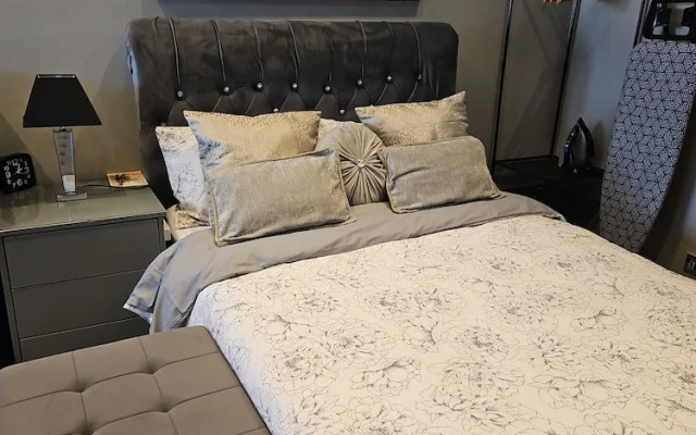 Cosy Studio in Dudley City Center