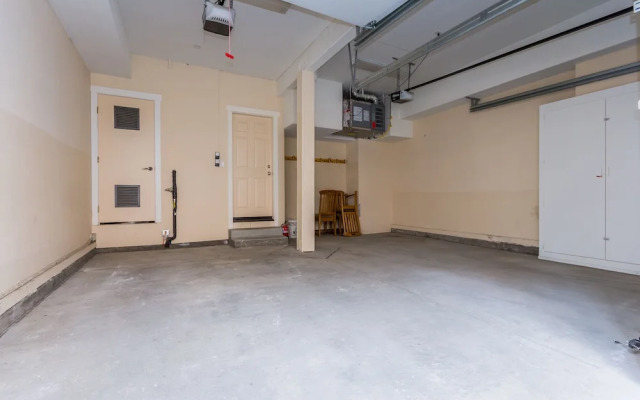 Mammoth Gateway Village 11