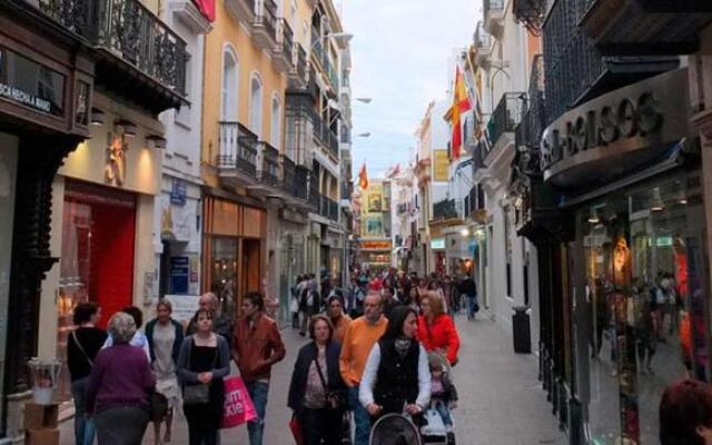 R&M Alojamientos C/Sierpes 46