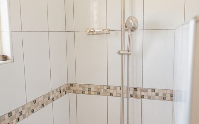 Best Quality 2-bedroom Apartment 2 km From Eagle Beach