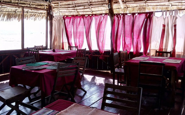 Twisted Palms Lodge & Restaurant