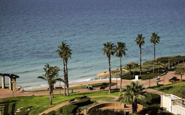 David Tower Hotel Netanya By Prima Hotels – 16 years old plus