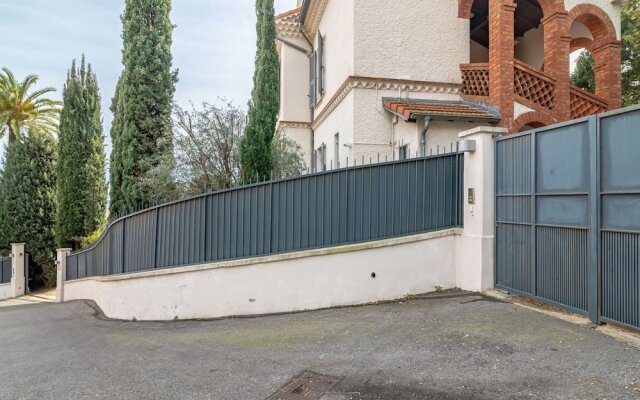 Premium Holiday Home in Cannes la Bocca With Swimming Pool