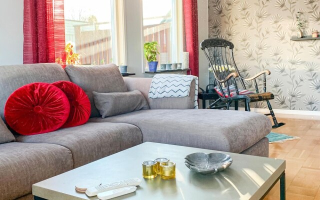 Stunning Home in Väddö With 4 Bedrooms and Wifi