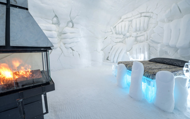 Hotel De Glace