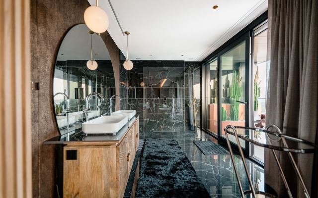 SKYLUX21-Designer Penthouse W Concierge