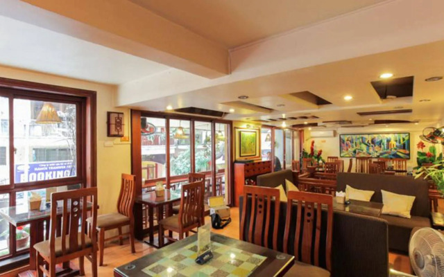 Madam Moon Hotel