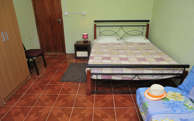 Chez Ronald Guest House