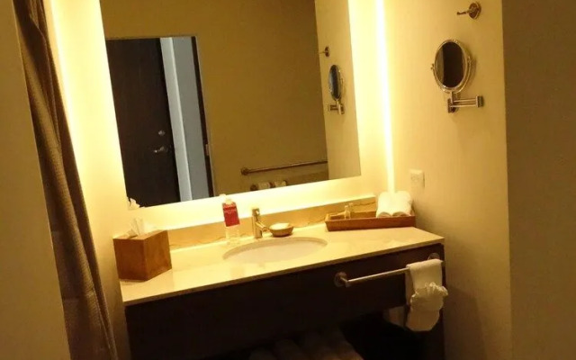 Hampton Inn by Hilton Celaya