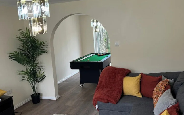 Cozy 3 Bedrooms Birmingham House With Pool Table