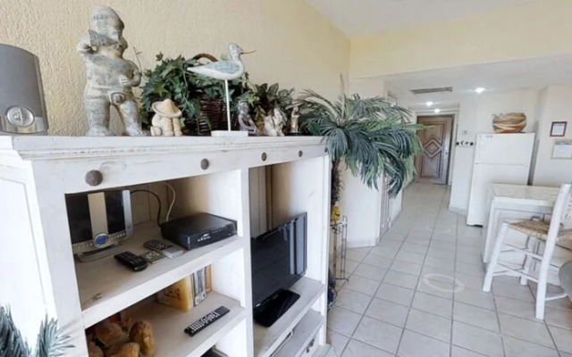 Princessa 1BR D 205-v by Casago