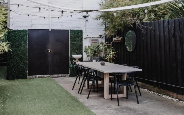 Your home on Smith St Collingwood (With Parking)