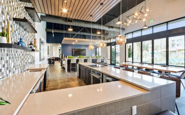 Global Luxury Suites in Menlo Park