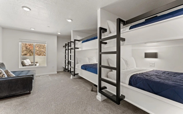 Terra Retreat #9 4 Bedroom Condo