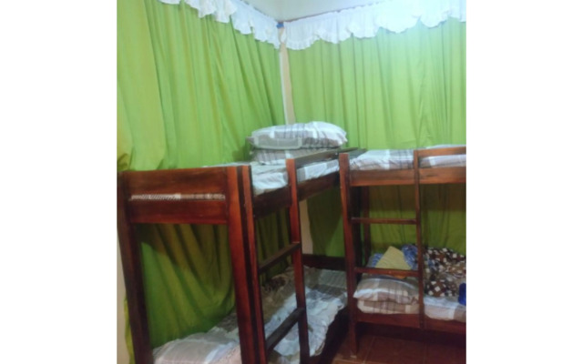 Lisa's Guesthouse by OYO Rooms