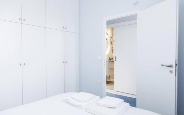Ypsilon IconicAthensHome