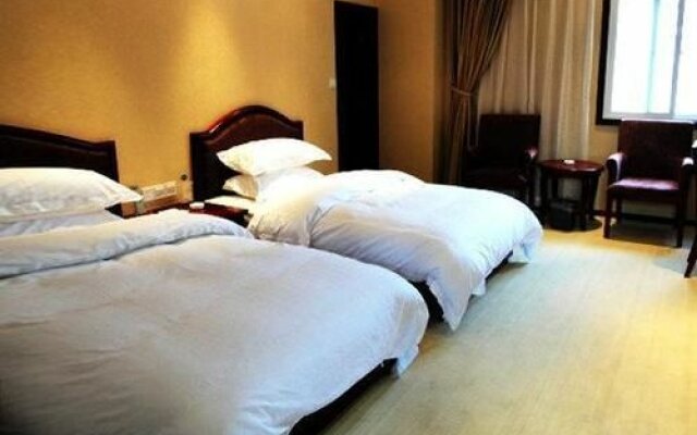 Shennongjia Holiday Hotel