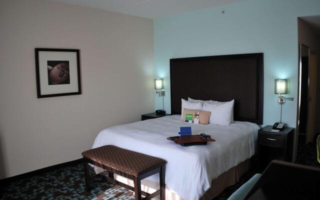 Hampton Inn & Suites Nashville @ Opryland