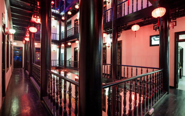 Phu House Hostel