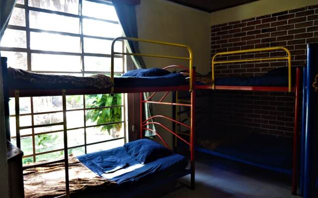 Hostal Dulces Sueños - Hostel