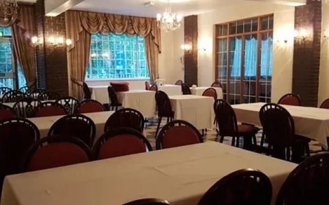 White Rose Hotel and Restaurant