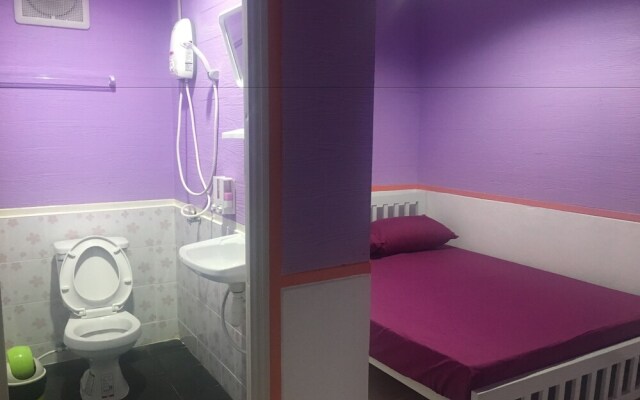 Ruean Mai Hom - Hostel