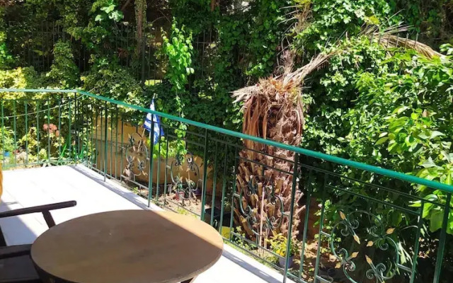 Marousi Comfy Apartment With Balcony