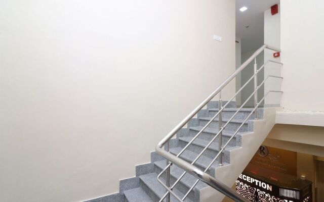 OYO 13579 Hotel Royal Crowne