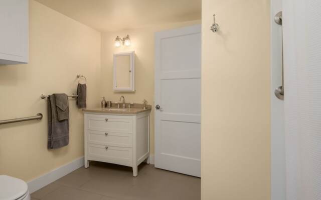 Seattle Vacation Home: The Campus