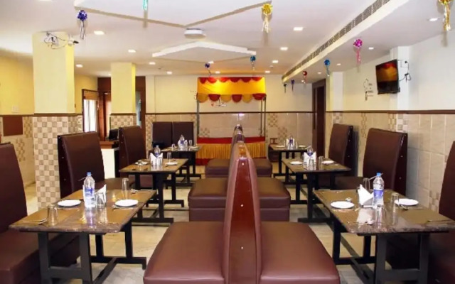 Poppys S.E.T Residency Kumbakonam.
