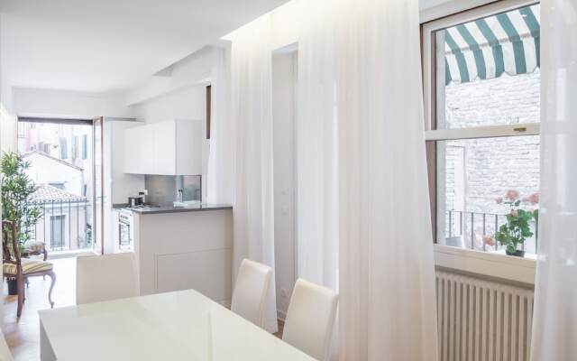 Luxury Apartment On Grand Canal