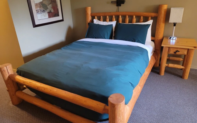 Raven's Nest Hotel