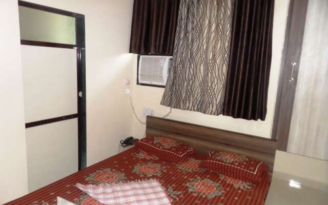 Riya Raj Hotel