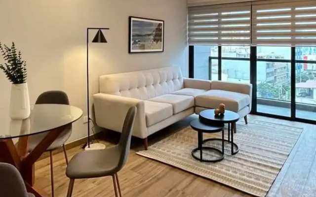 w Extraordinary 2BR w Balcony in Miraflores