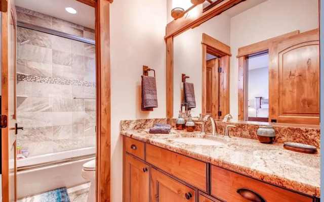 Riverwood 4 Bedroom Home by RedAwning