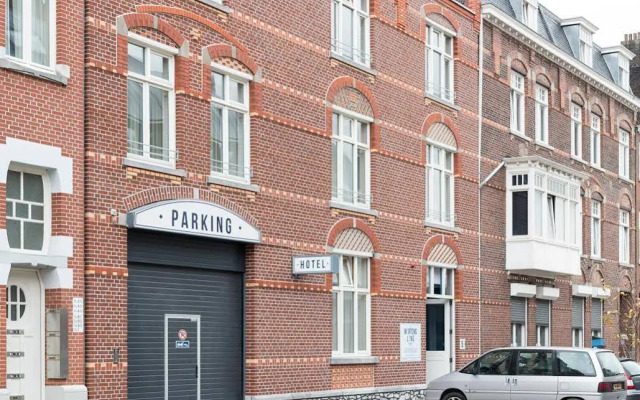 Townhouse Apartments