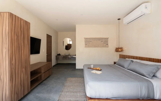 Twelve O’Clock Luxury Villas