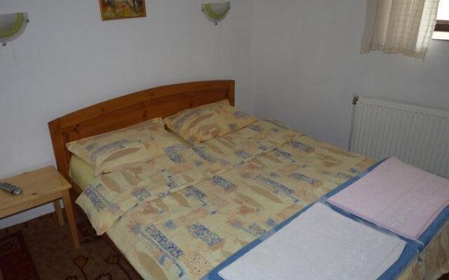 Toni's Guest House