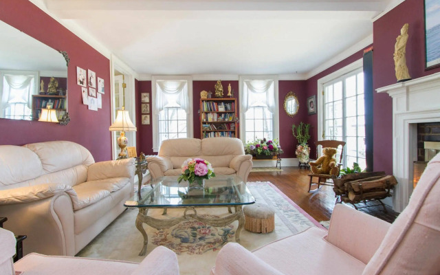 The Harbor Rose Bed & Breakfast