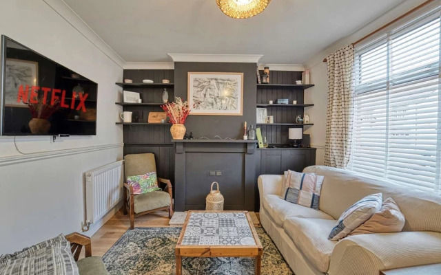 Host Stay Loughborough Road House