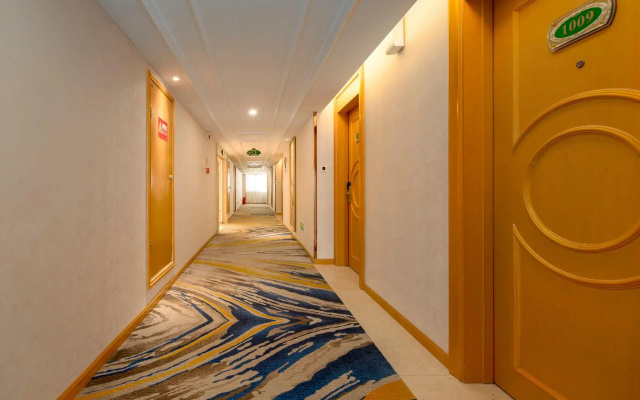 Vienna International Hotel (Zhengzhou FU Tower Metro Station)