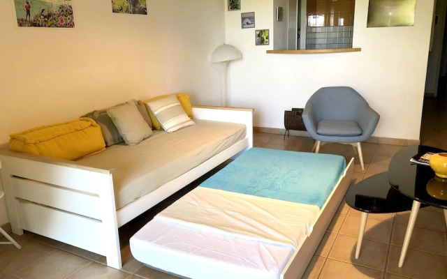 Apartment With one Bedroom in Saint-pierre, With Enclosed Garden and W - фото 5