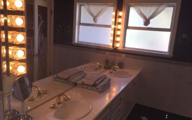 Fraser River Richmond Bed & Breakfast