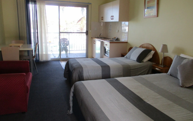 South Seas Motel