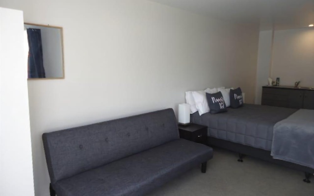 Racecourse Motel – Guest Rooms – Paeroa