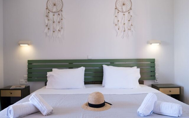 Christina Hotel Petriti