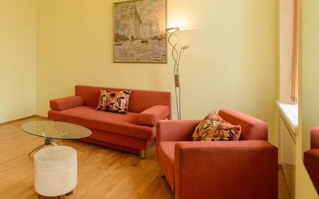 Muzeyniy Lane Kiev Apartment