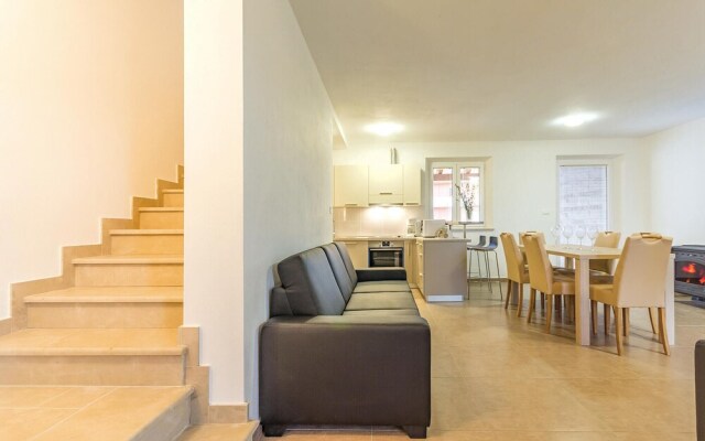 Amazing Home in Bratulici With Wifi and 2 Bedrooms